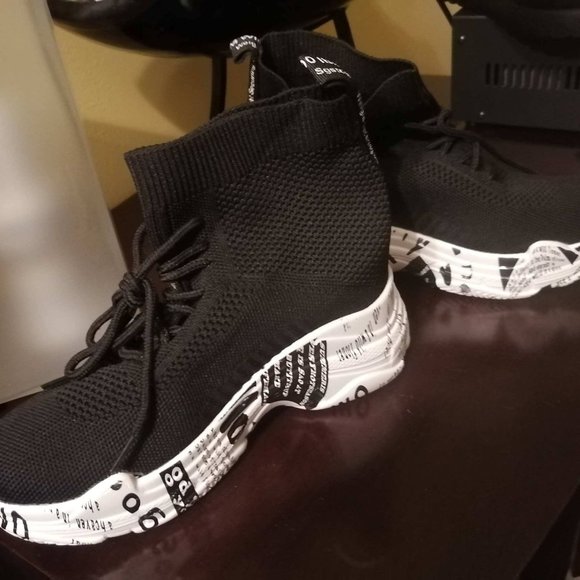 Sneakers - Picture 1 of 3